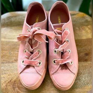 Pink Leather Converse low top sz 10